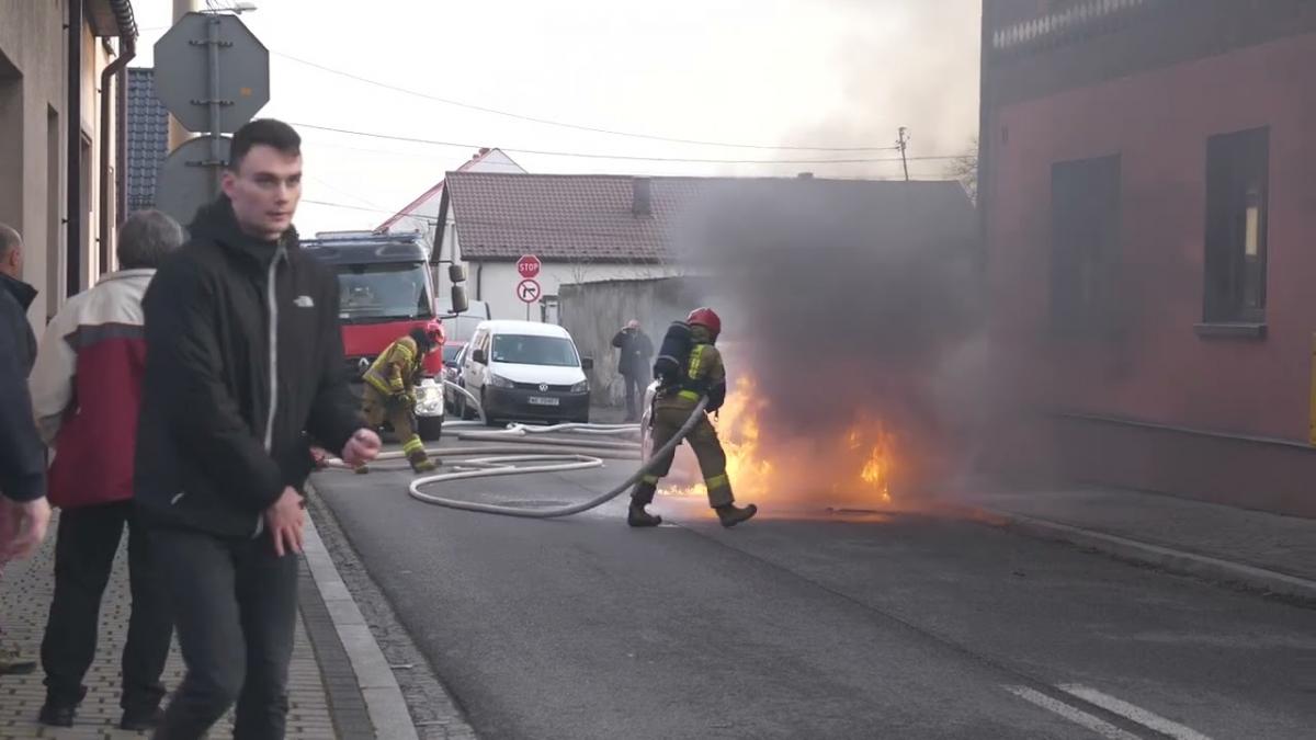 Pożar samochodu przy ul. Waryńskiego