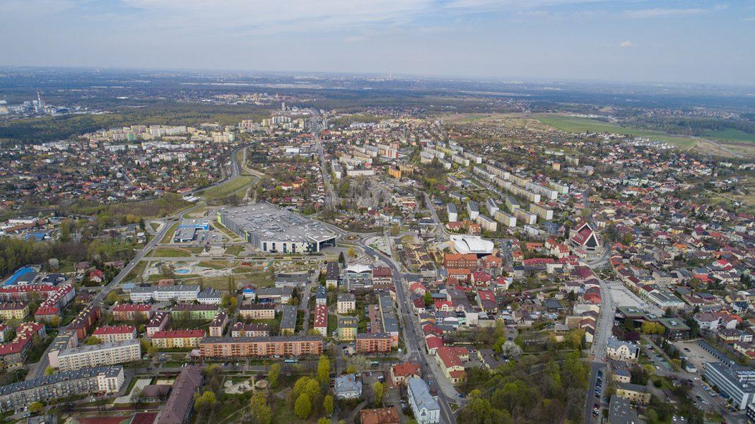 Znaleziono źródło smrodu wyczuwalnego w Jaworznie. Winna oczyszczalnia ścieków w zakładzie Orlenu