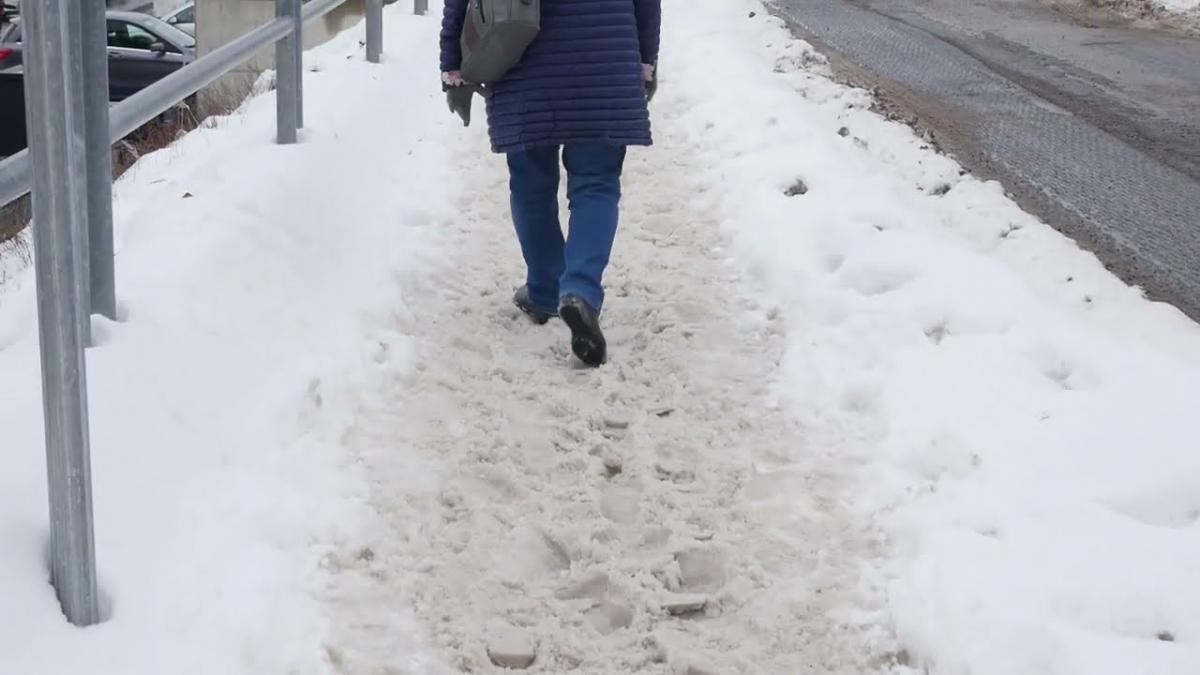 Mają dość nieodśnieżonych dróg i chodników. Jaworznianie wysyłają zdjęcia swoich ulic
