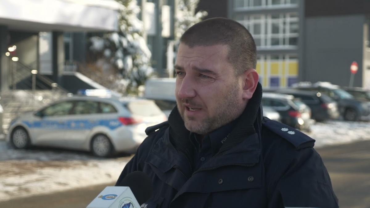 Policja jest bardzo wyrozumiała dla kierowców nieodśnieżonych pojazdów. Są jednak pewne granice