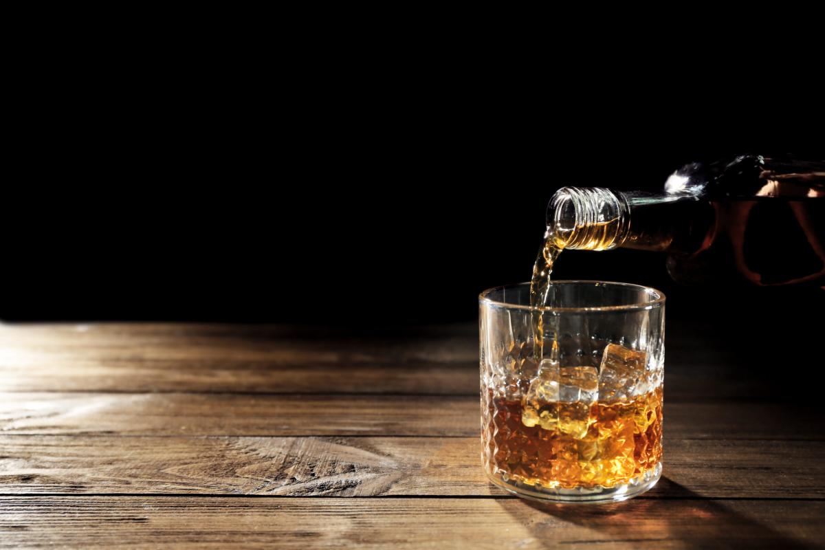 Ile kosztuje prawdziwe whisky i gdzie je kupić?