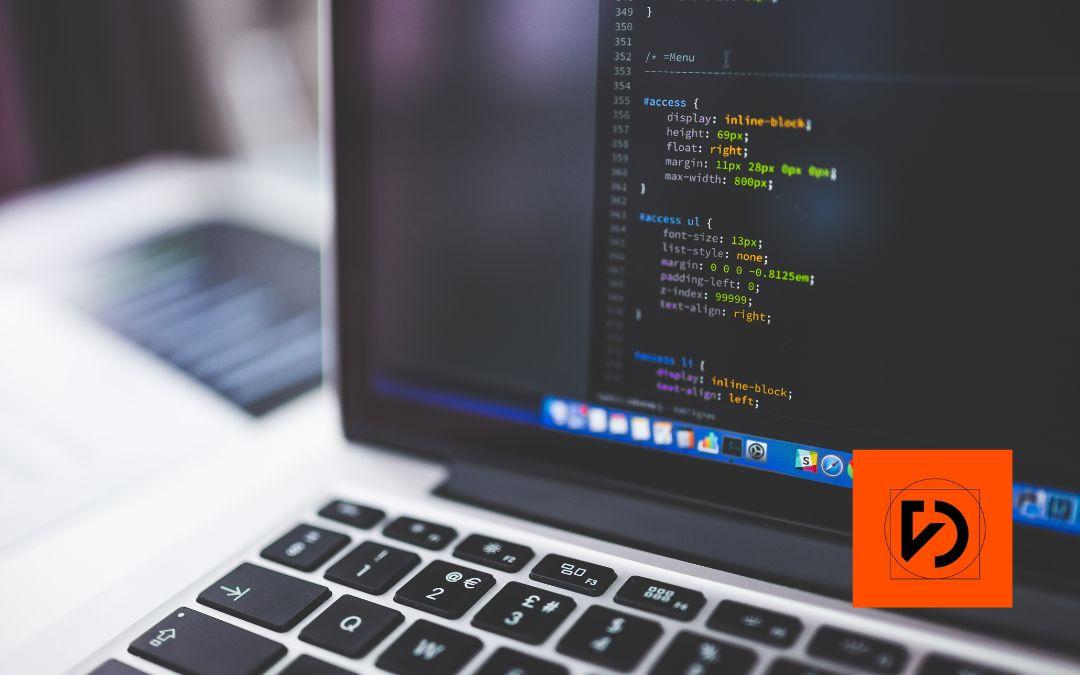 Czym jest aplikacja webowa — czy to strona internetowa? Jak technologia przydaje się w biznesie?