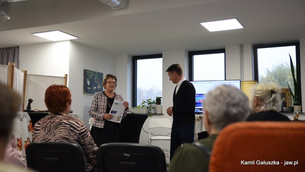 Seniorzy uczyli się nt. zagrożeń jakie mogą na nich obecnie czyhać