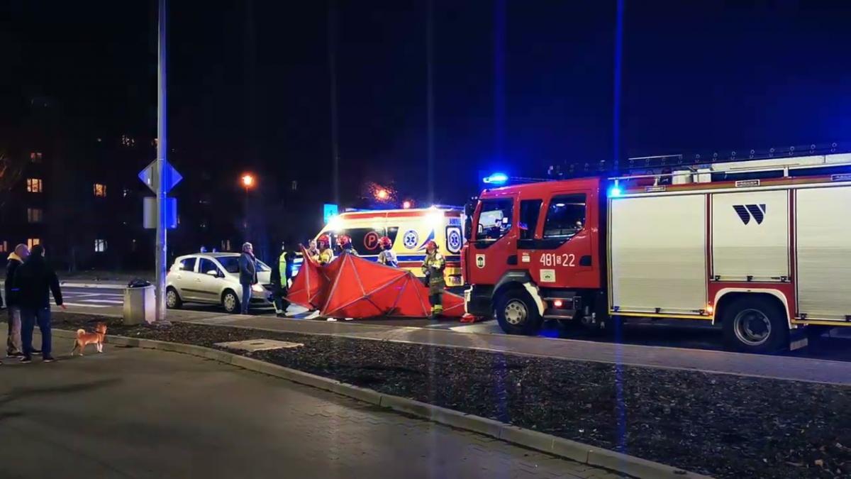 74-letni kierowca Opla potrącił 2 osoby na pasach. Był trzeźwy
