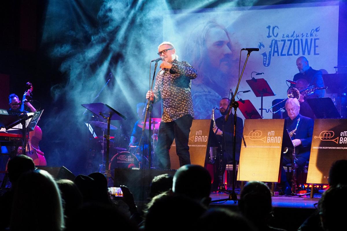 10. Zaduszki Jazowe z eM Bandem
