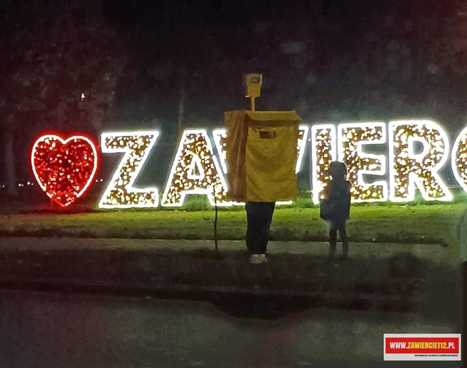 Jaworznianka przebrała się za... fotoradar