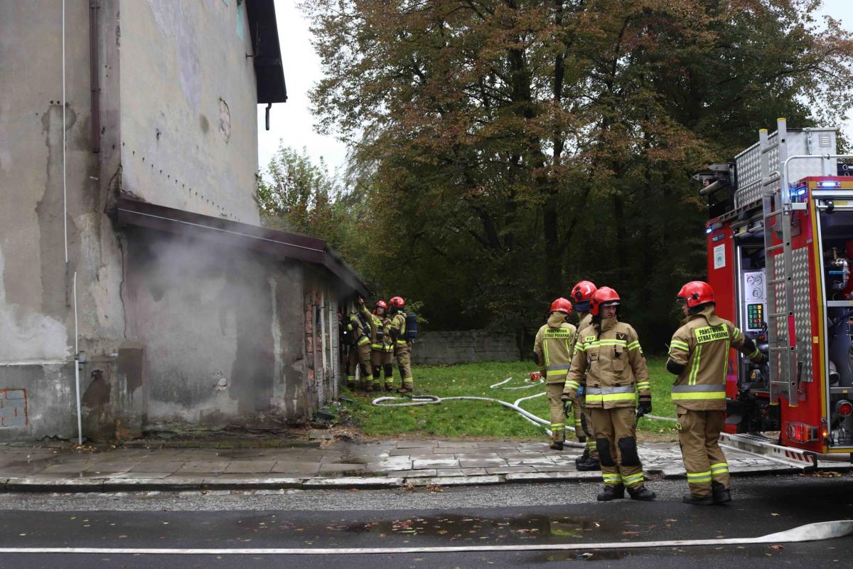 Pożar pustostanu na ulicy Poniatowskiego w Jaworznie