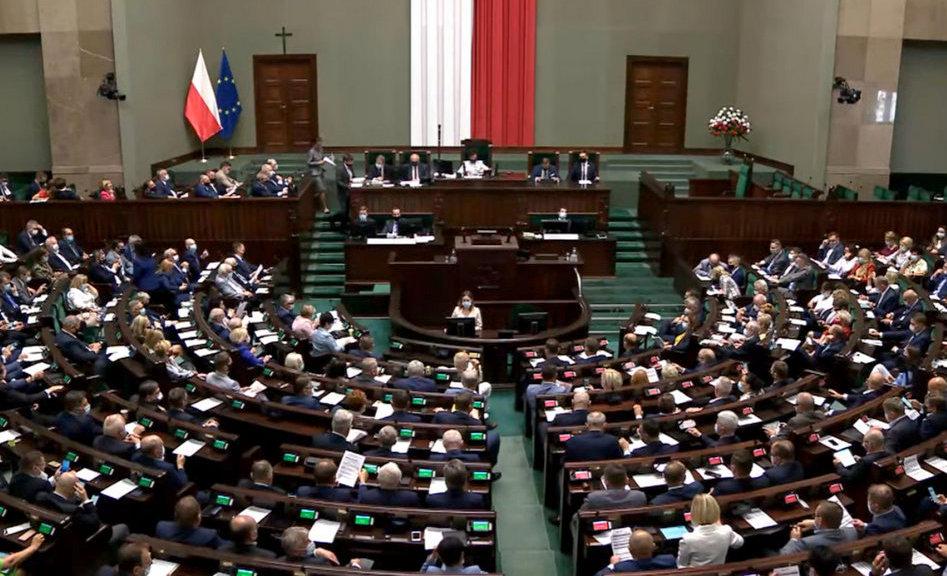 Kadencja samorządów przedłużona