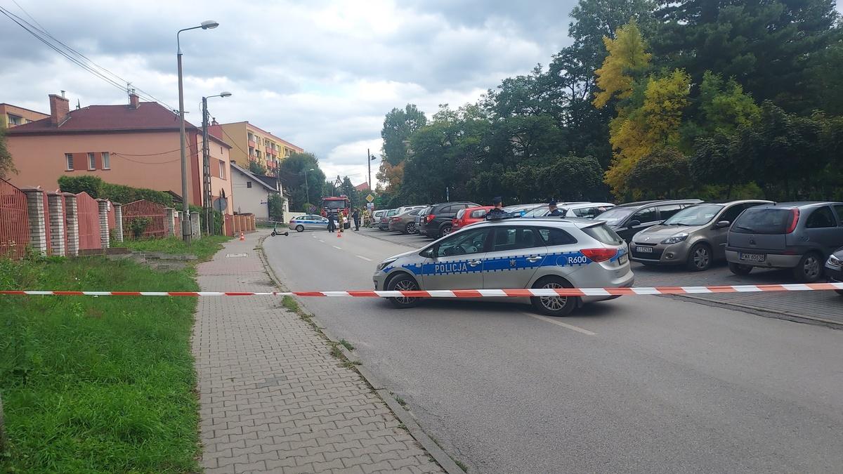 Zapadła się jezdnia na ulicy Paderewskiego w Jaworznie