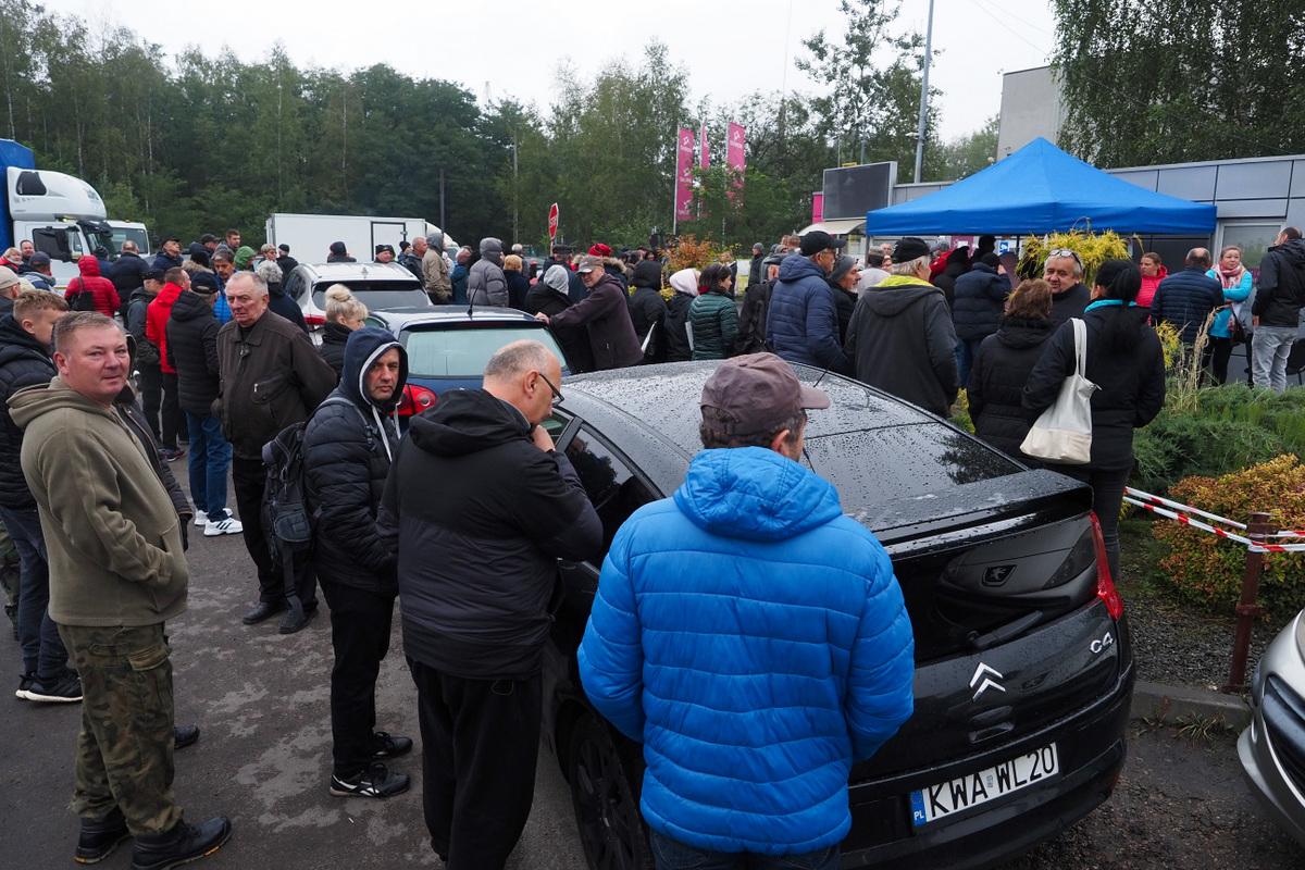 Tłumy przed kopalnią w kolejce po węgiel — prawie 1000 oczekujących