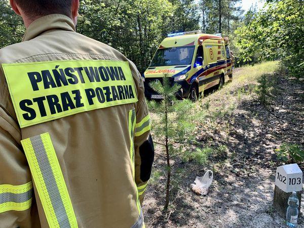 Mężczyzna zasłabł w trakcie zbierania grzybów. Szybka akcja ratunkowa uratowała mu życie