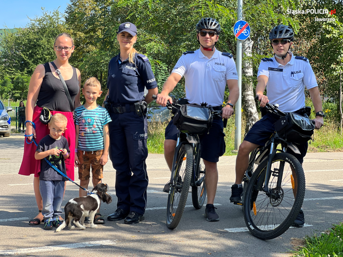 Policjanci rozdawali odblaski na velostradzie