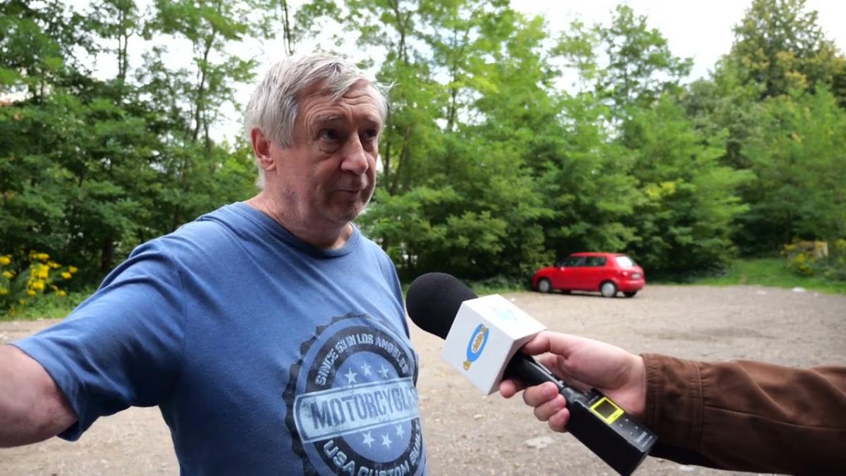 Parking przy Parku Gródek jest zaśmiecony i nikt z tym nic nie robi — frustruje się mieszkaniec Jaworzna