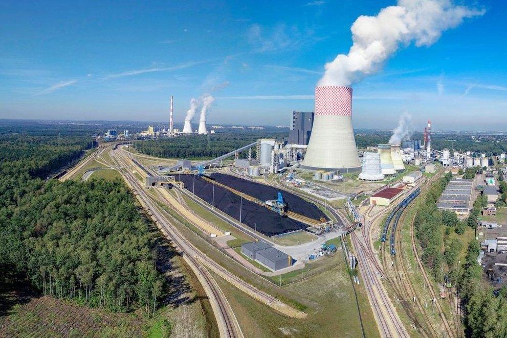 Blok 910 MW naprawiony przez wykonawcę zastępczego