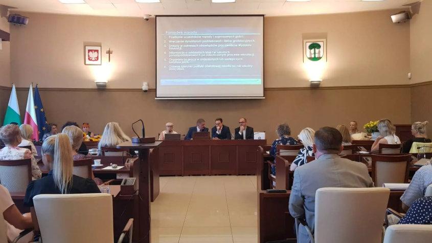 Narada z dyrektorami przedszkoli, szkół i placówek oświatowych odbyła się dzisiaj w Urzędzie Miejskim w Jaworznie
