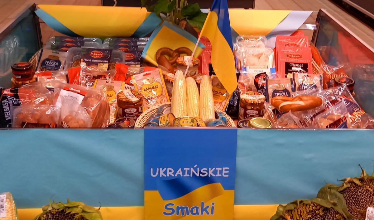 Specjalne stoisko z produktami z Ukrainy w jednym z marketów w Jaworznie