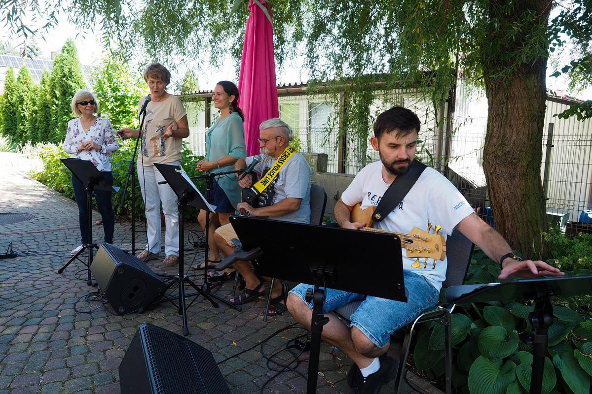 Ballabard muzykował w jaworznickim hospicjum