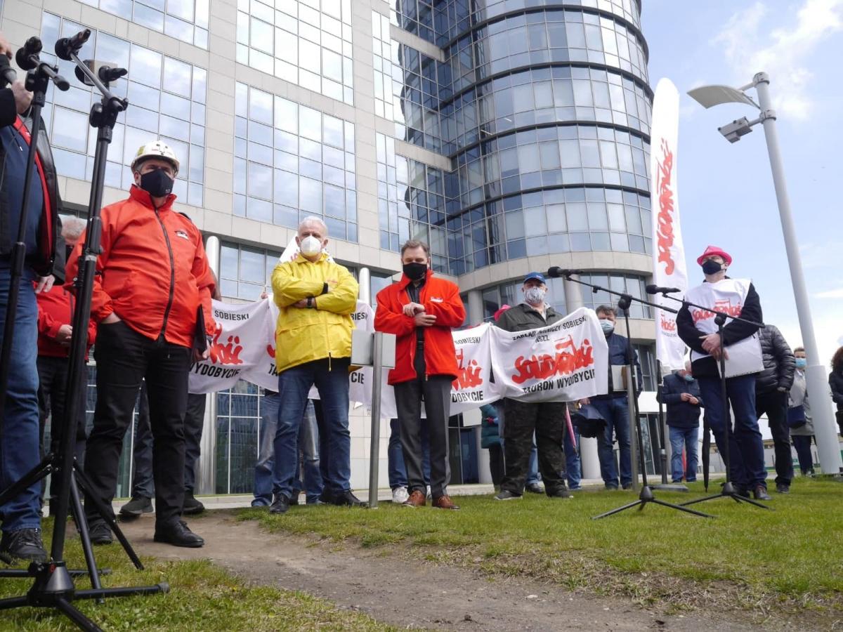 Pracownicy spółek Grupy Tauron otrzymają wyrównanie inflacyjne w wysokości 7 tys. zł
