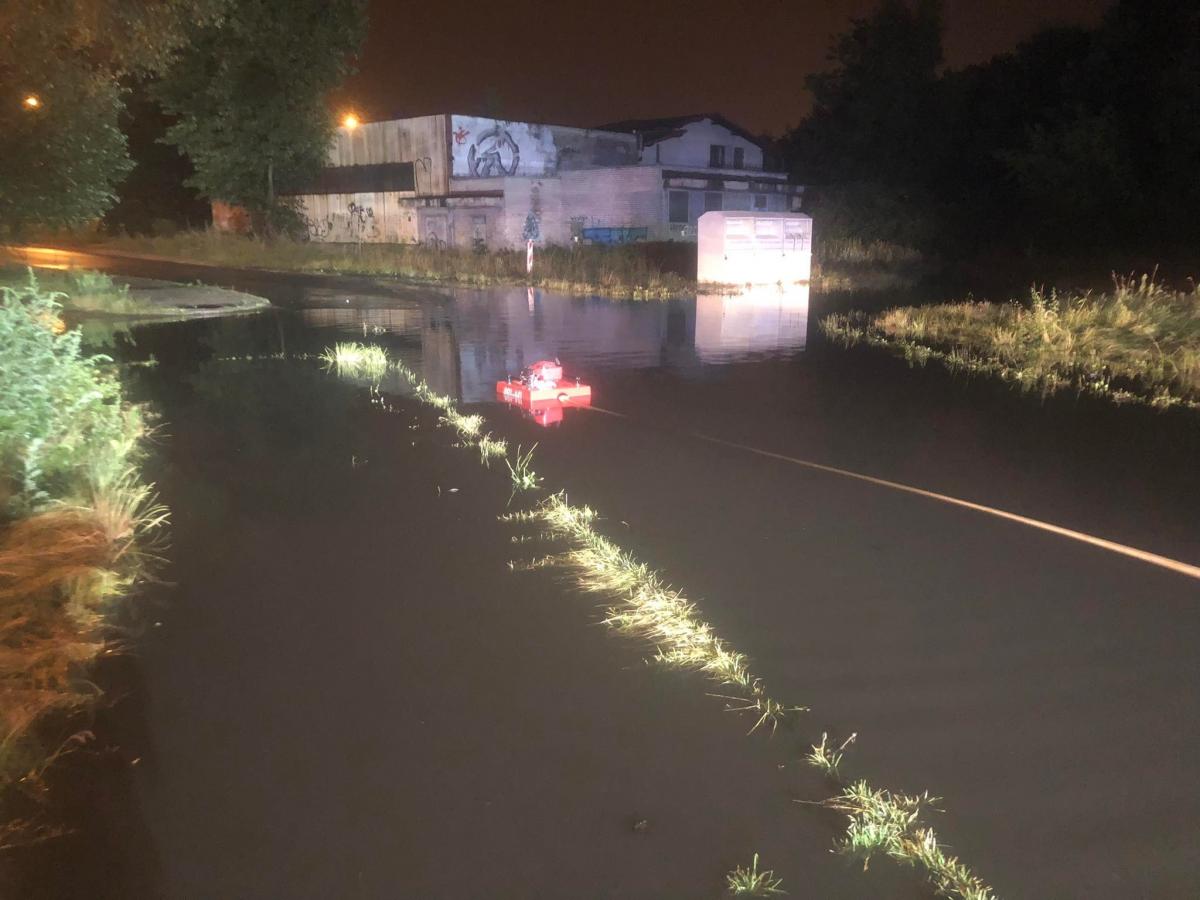 Zalanie piwnic w wyniku nocnej ulewy