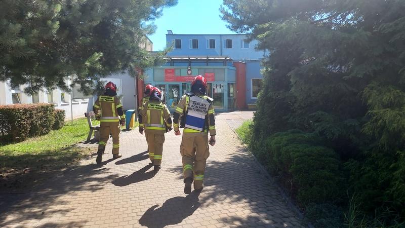Alarm pożarowy w CKZiU w Jaworznie. Na miejscu 4 zastępy straży pożarnej