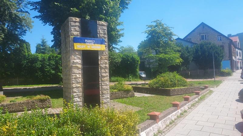 Pomnik Pamięci Ofiar Wojny w Ukrainie w centrum Jaworzna