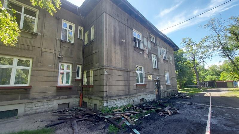 Spalony dom wyłączony z użytkowania