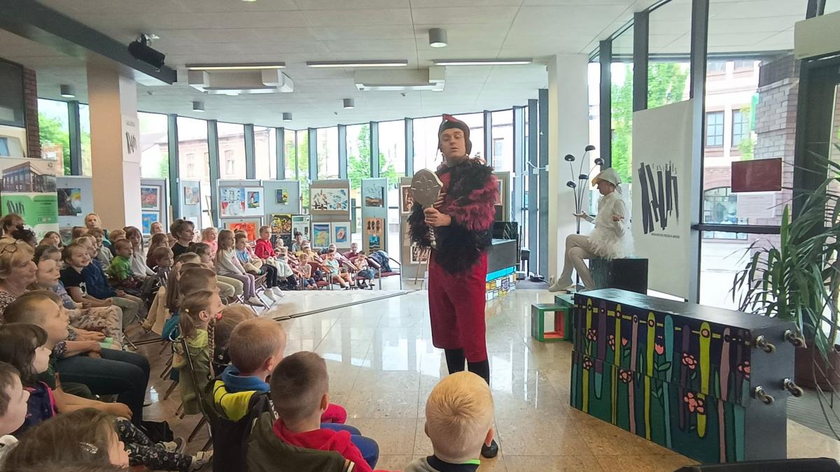 (Nie)Brzydkie Kaczątko w Miejskiej Bibliotece Publicznej