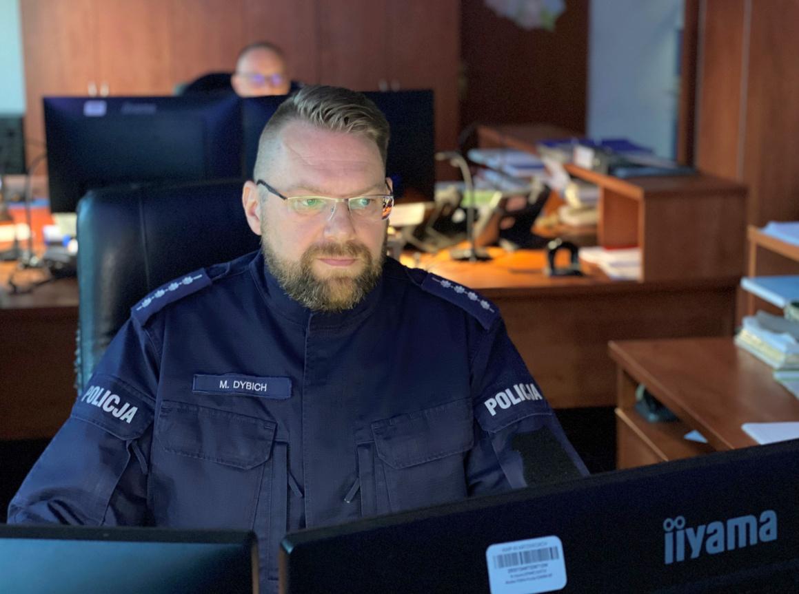 Podziękowania dla jaworznickich policjantów za uratowanie życia
