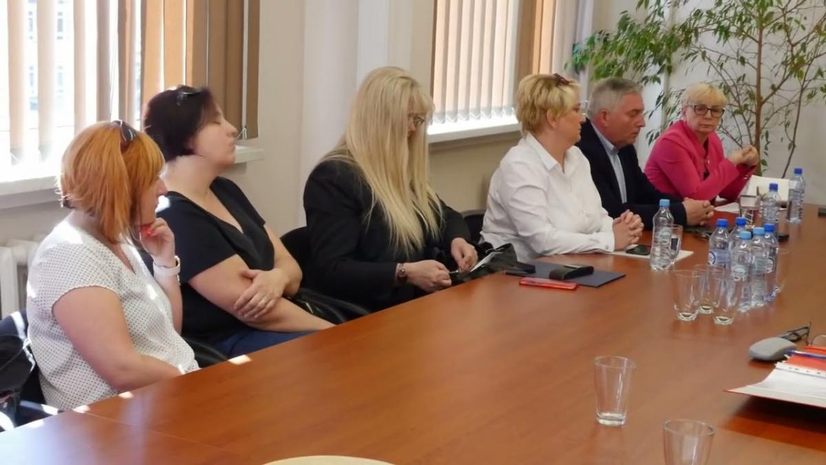 Czy władze miasta wysłuchały rodziców walczących o trzecie rozszerzenia w liceach?