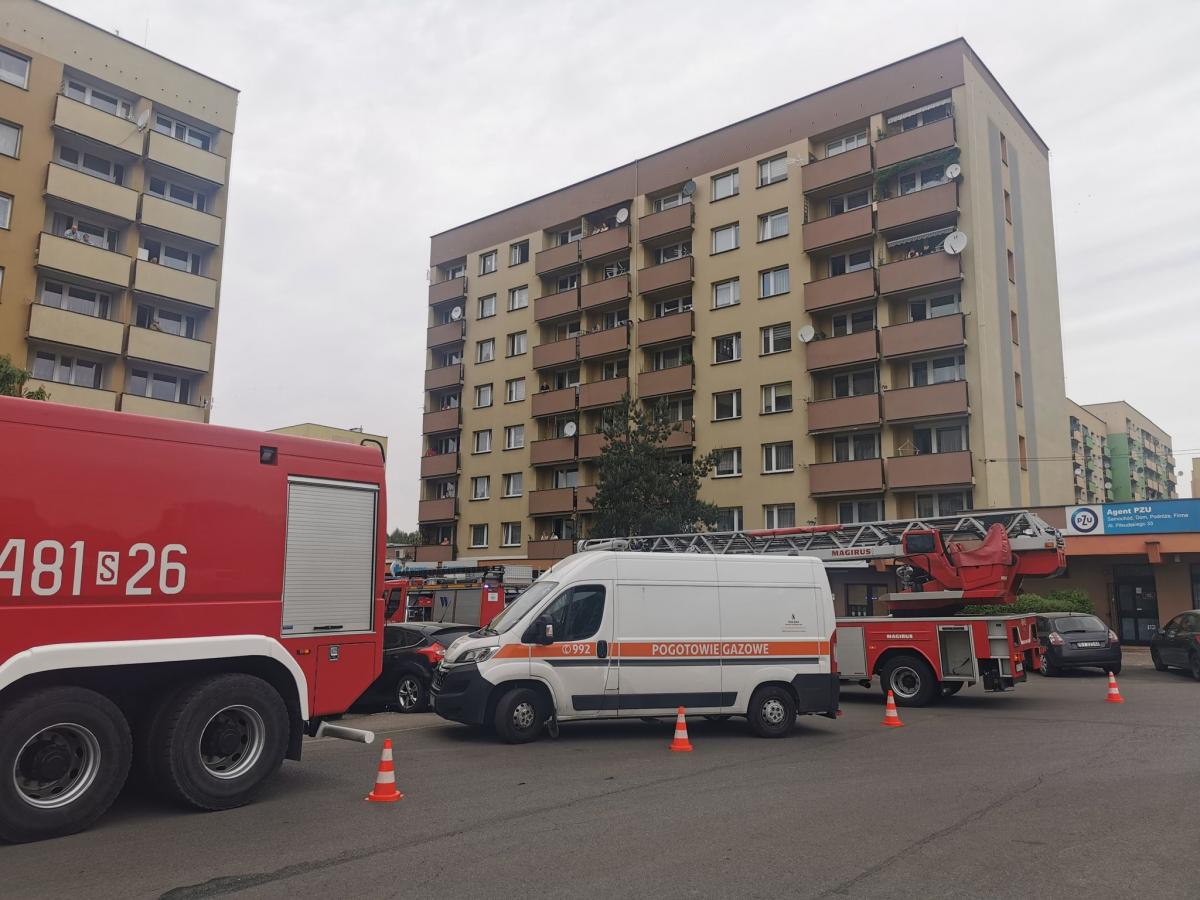 Pożar na Podłężu. Ogień wybuchł przy jednym ze sklepów