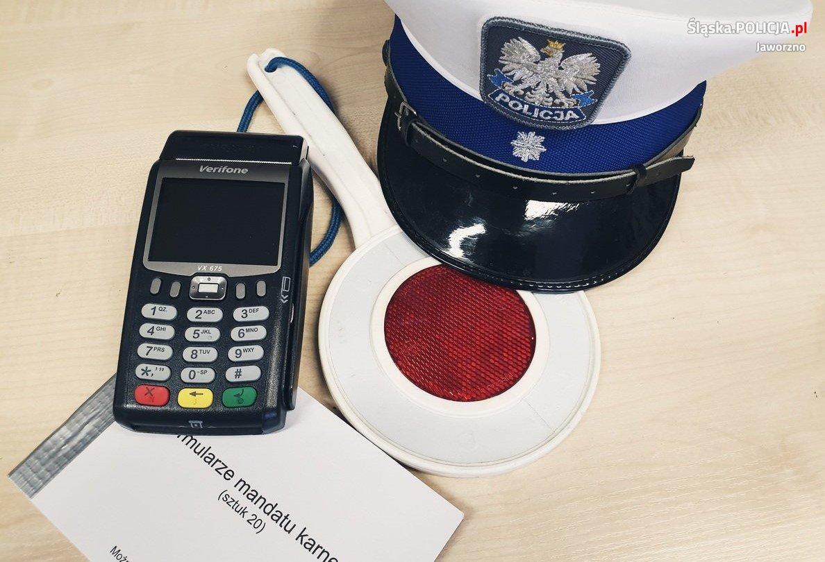 Zapłać za mandat kartą od razu, każdy patrol ruchu drogowego ma terminal