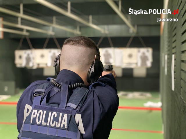 Jaworzniccy policjanci podczas kolejnego w tym roku treningu strzeleckiego