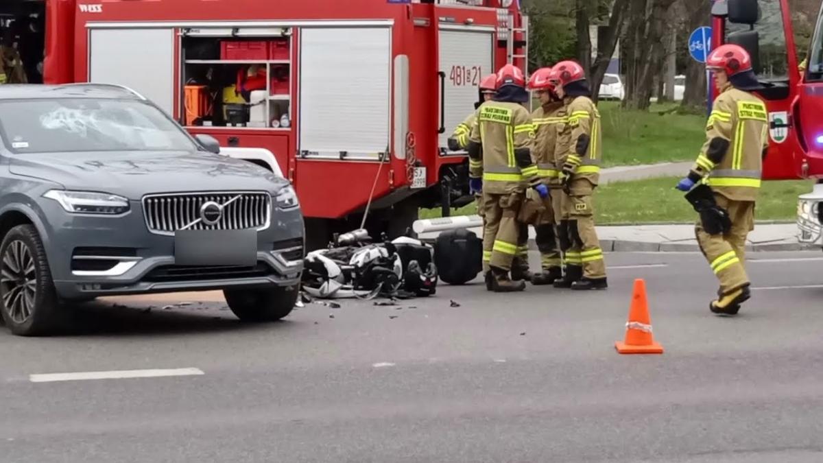Wypadek osobówki z motocyklem przy Galenie — znamy okoliczności zdarzenia