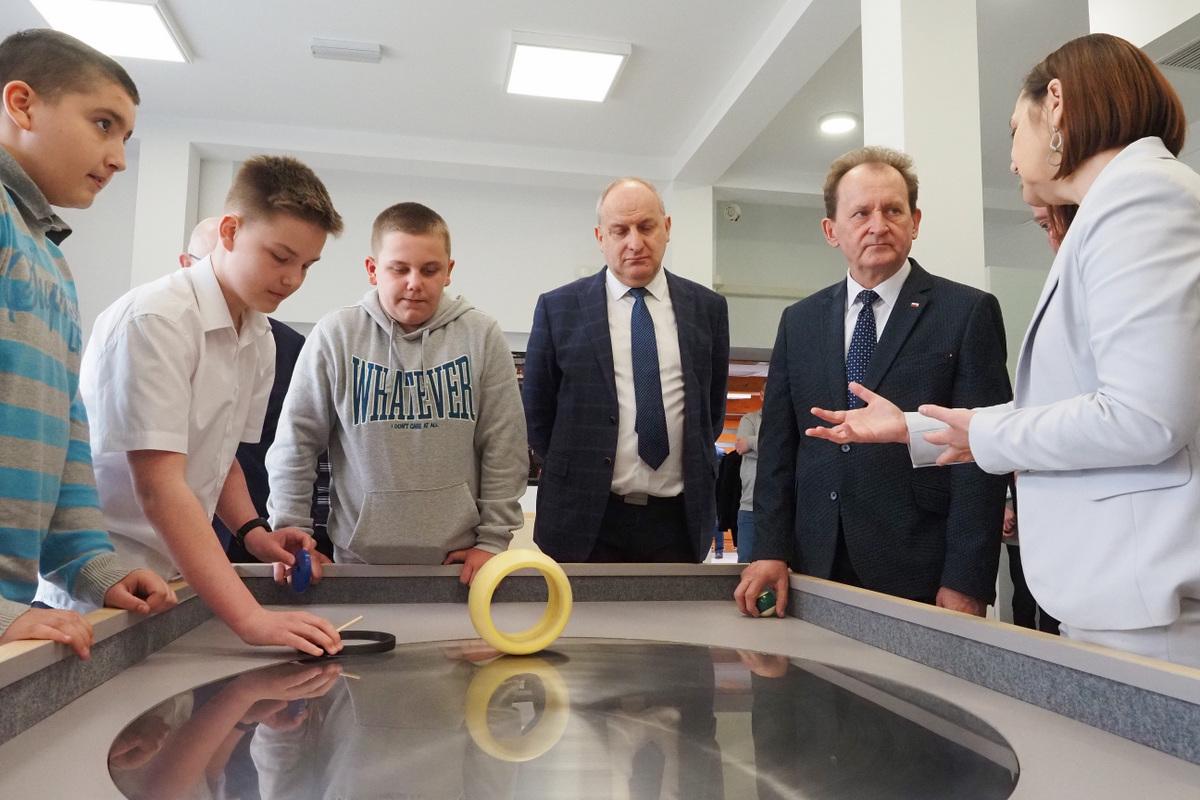 Mini Centrum Nauki w Jaworznie otwarte - Młodzież jest zachwycona!