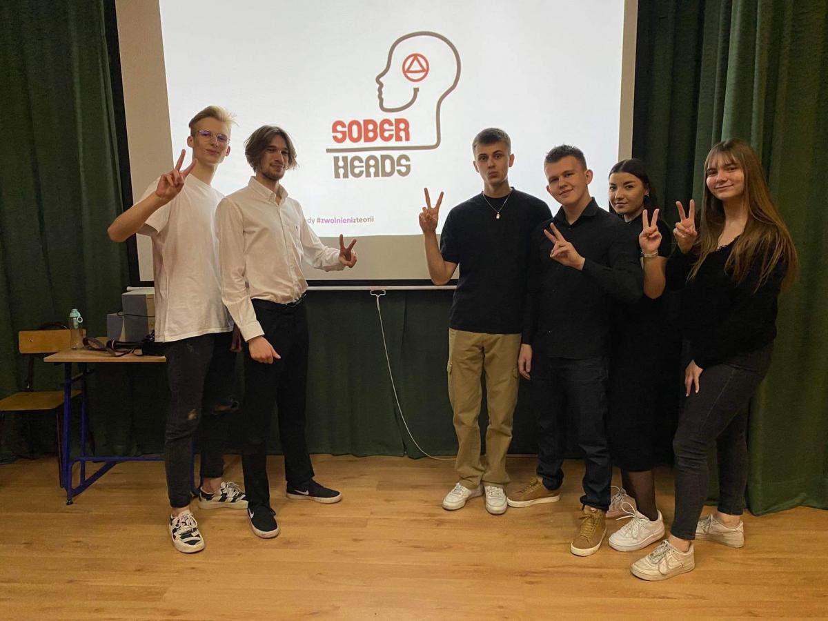 Sober Heads - Uczniowie przestrzegają przed nadużywaniem alkoholu
