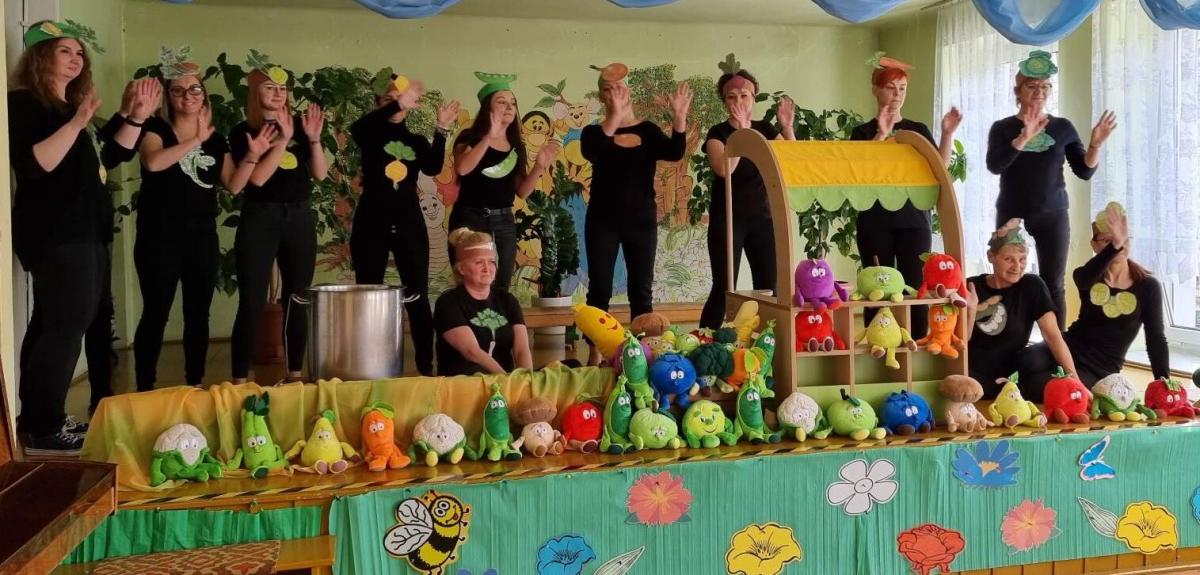 „Na straganie w dzień targowy….” - czyli teatralne spotkania w Przedszkolu Miejskim nr 17