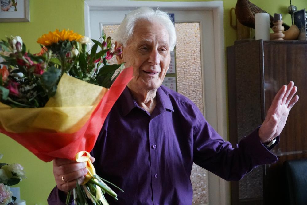 Pan Maksymilian Kawczyk ma 100 lat.