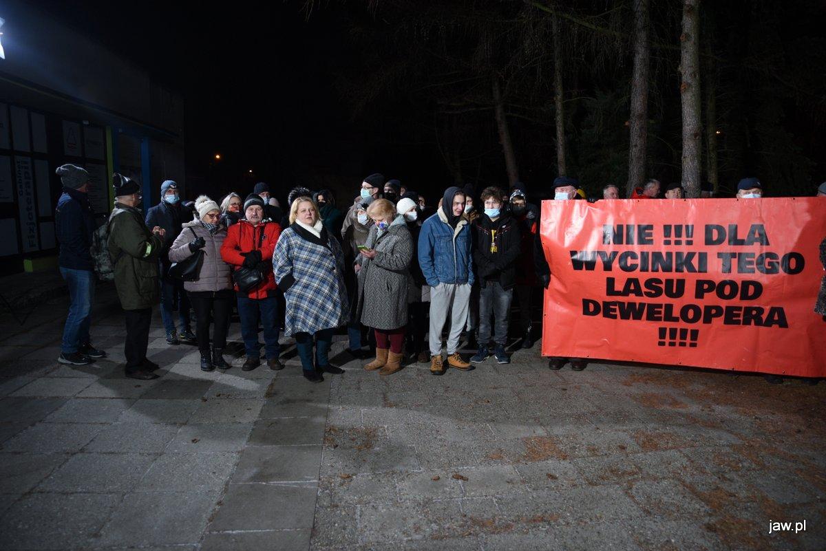 Mieszkańcy protestują przeciwko wycince