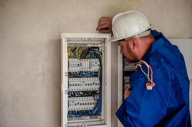 Elektryk Austria - czy warto szukać zatrudnienia za granicą?