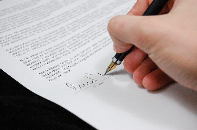 Umowa przedwstępna zakupu mieszkania. Na co zwrócić uwagę przy jej spisywaniu?