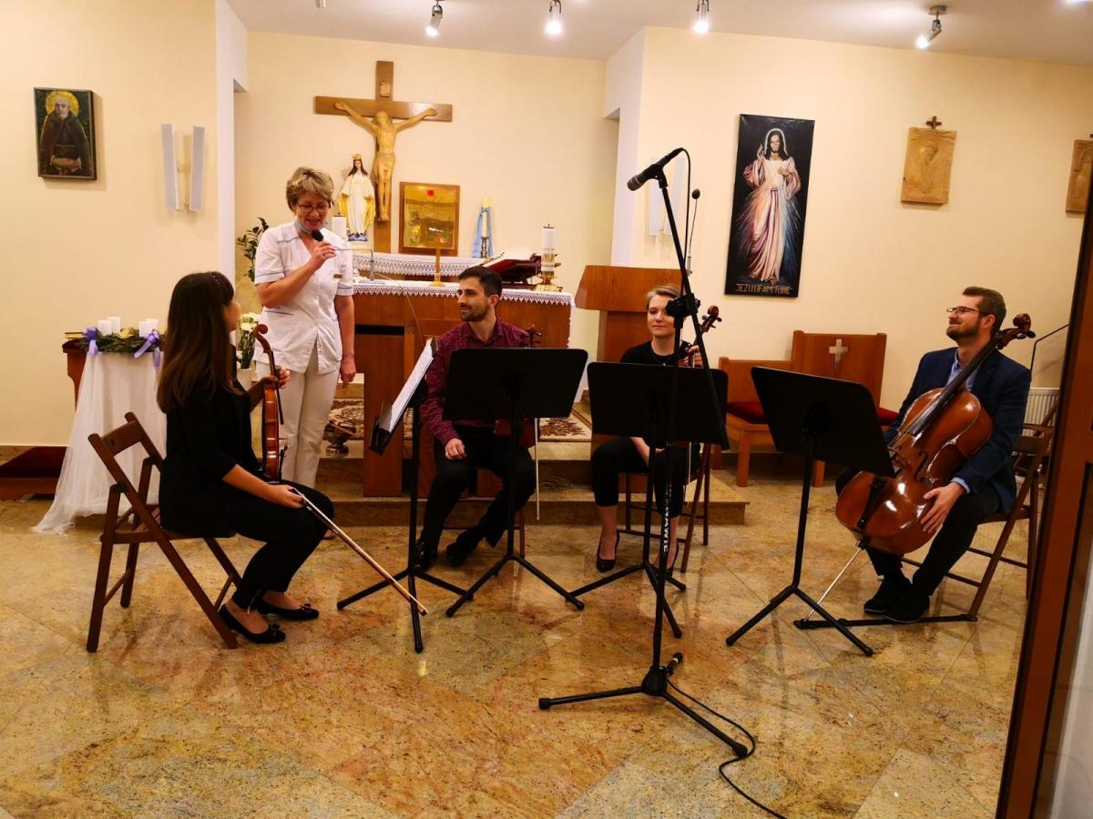 Przedświąteczny koncert w hospicjum