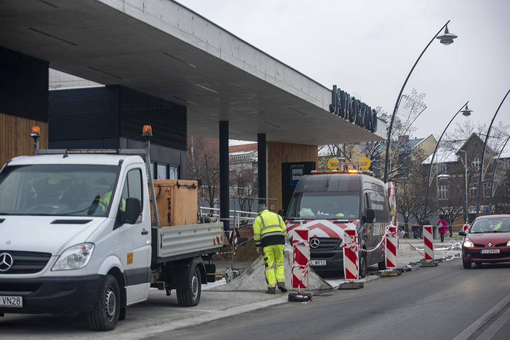 Remont przystanku w centrum bliski ukończenia po prawie 9 miesiącach