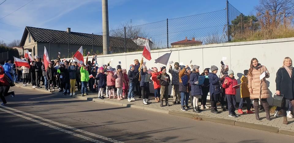 Happening patriotyczny w Szkole Podstawowej nr 11