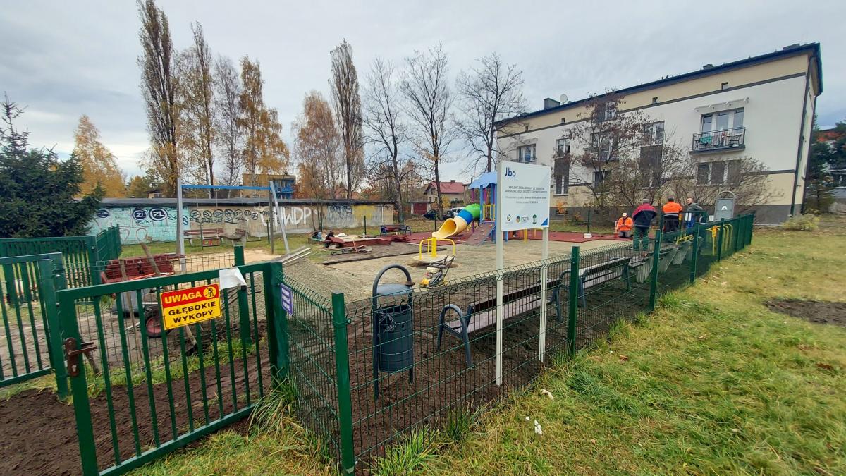 Plac zabaw dla mieszkańców Pszczelnika już prawie gotowy