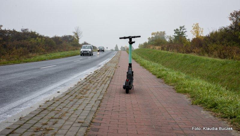 Hulajnogi elektryczne są dosłownie wszędzie w Jaworznie [WIDEO]