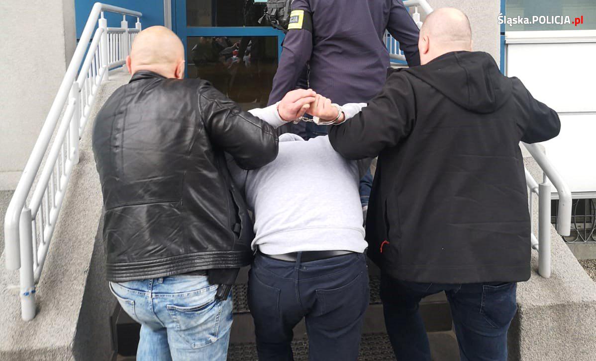 Policja zatrzymała podejrzanych o kradzież katalizatorów