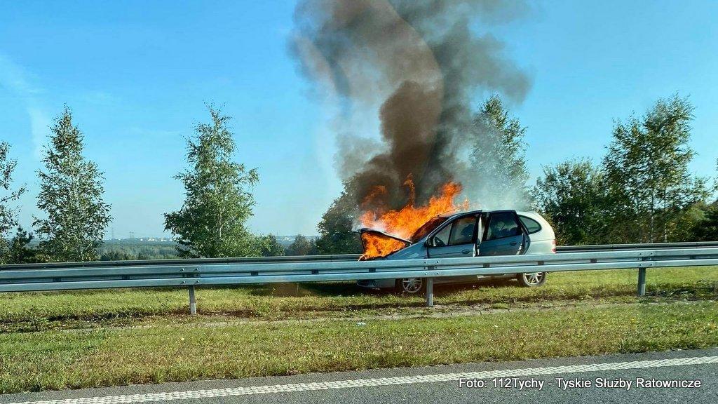 Pożar samochodu na autostradzie A4, na pasie w kierunku Katowic