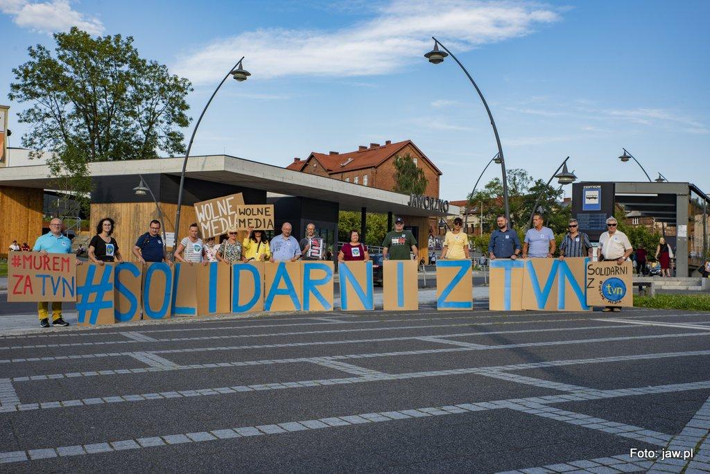 Jaworznianie przeciwko “Lex TVN”. Protest w obronie wolnych mediów