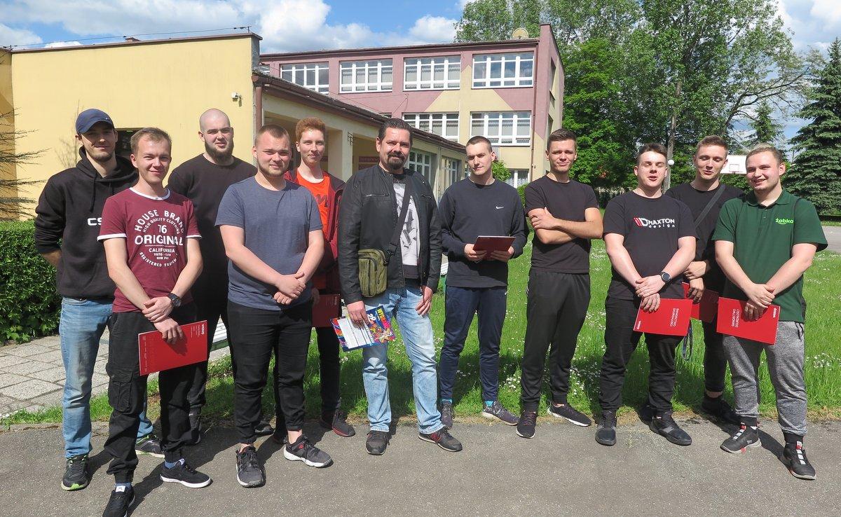 Absolwenci ZSP nr 3 odebrali swoje dyplomy technika