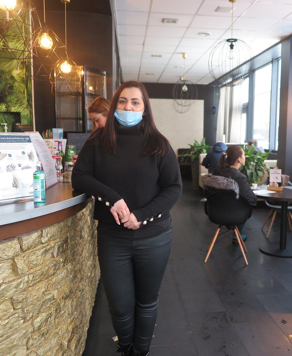 Pomimo zakazów otworzyła się w Jaworznie restauracja - pierwsi klienci czekali.